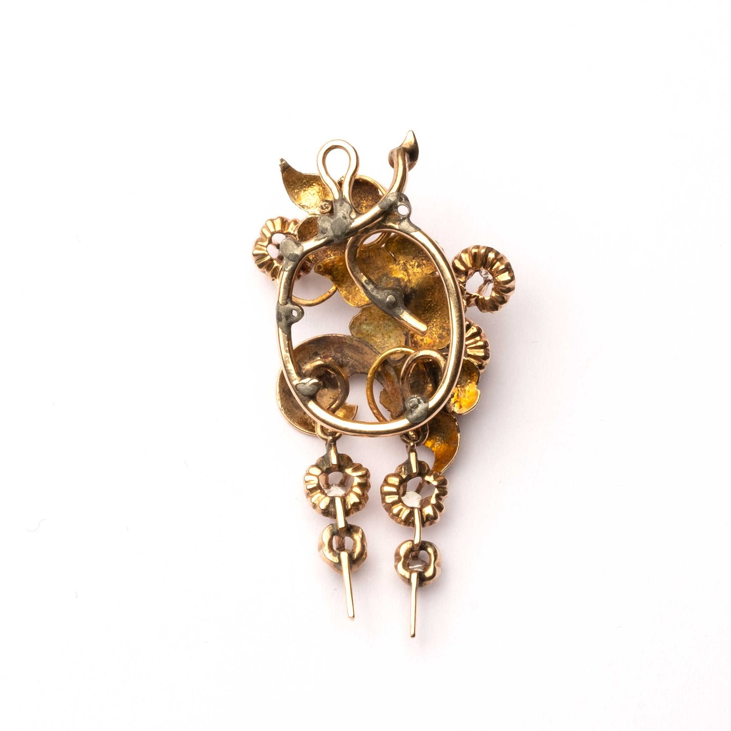 Antique gold pendant with rose cut diamonds