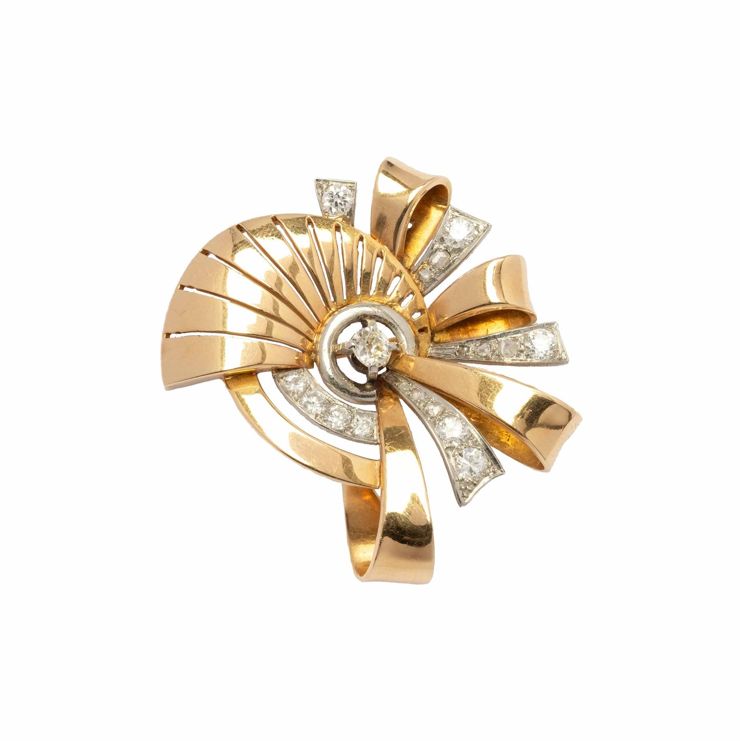 1940s period brooch in gold, platinum and diamonds