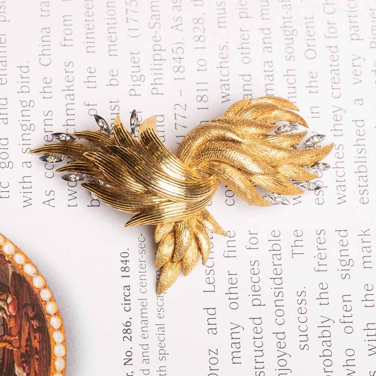 1960s gold brooch