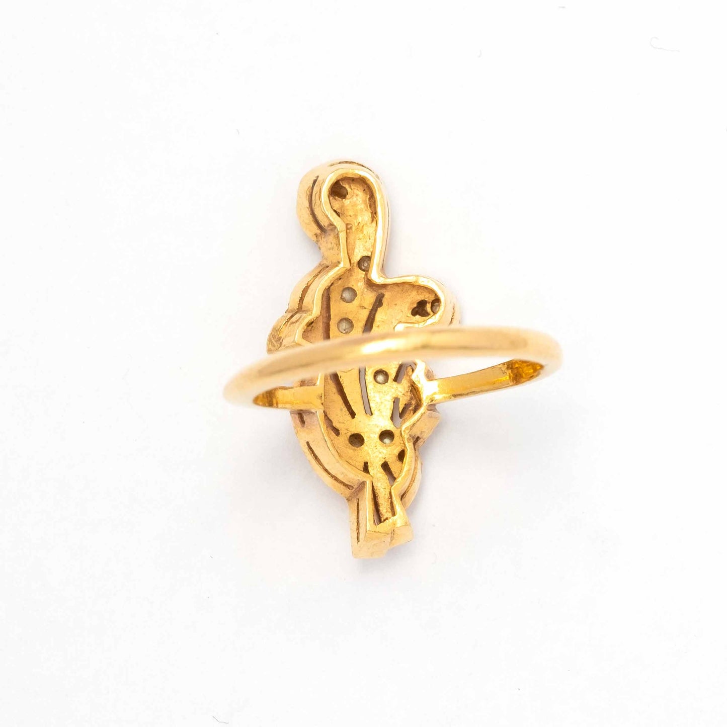 Vintage ring in gold with micro pearls
