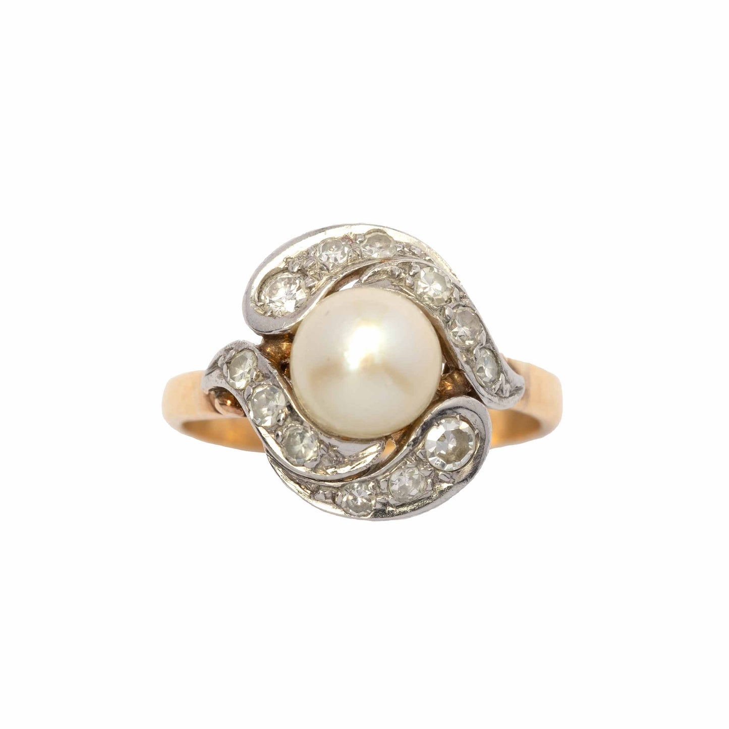 1930s pearl and diamonds ring