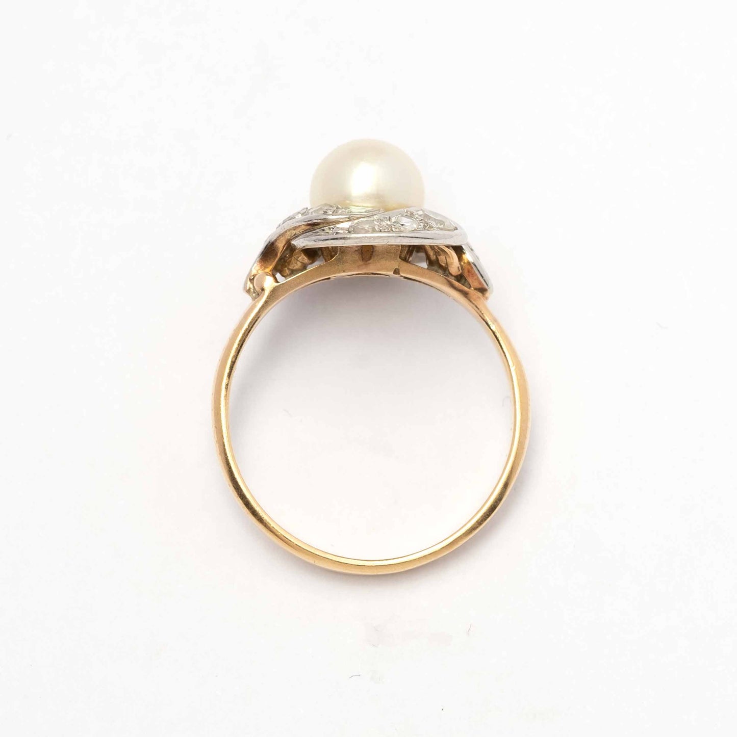 1930s pearl and diamonds ring