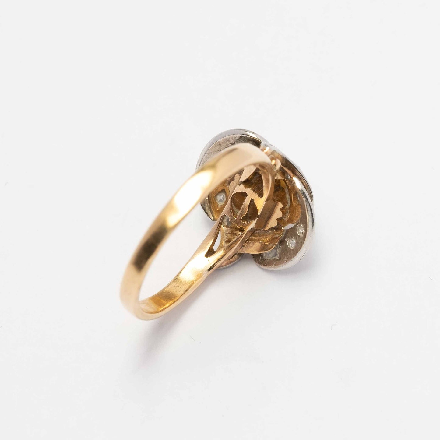 1930s pearl and diamonds ring