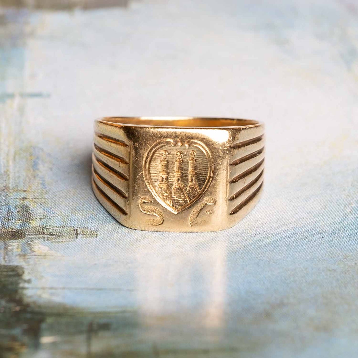 Vintage gold signet ring San Marino