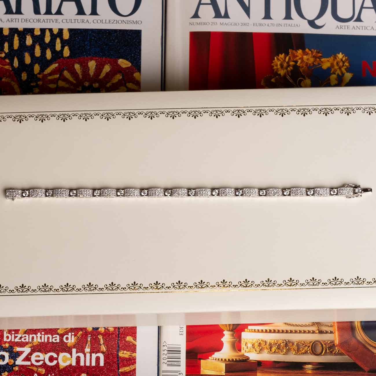 White gold bracelet invisible set diamonds