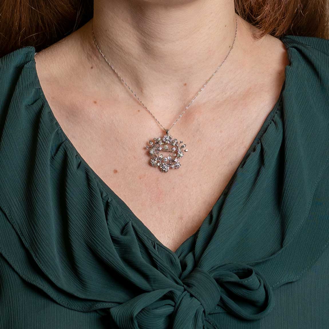 1950s Floral diamonds and gold pendant brooch