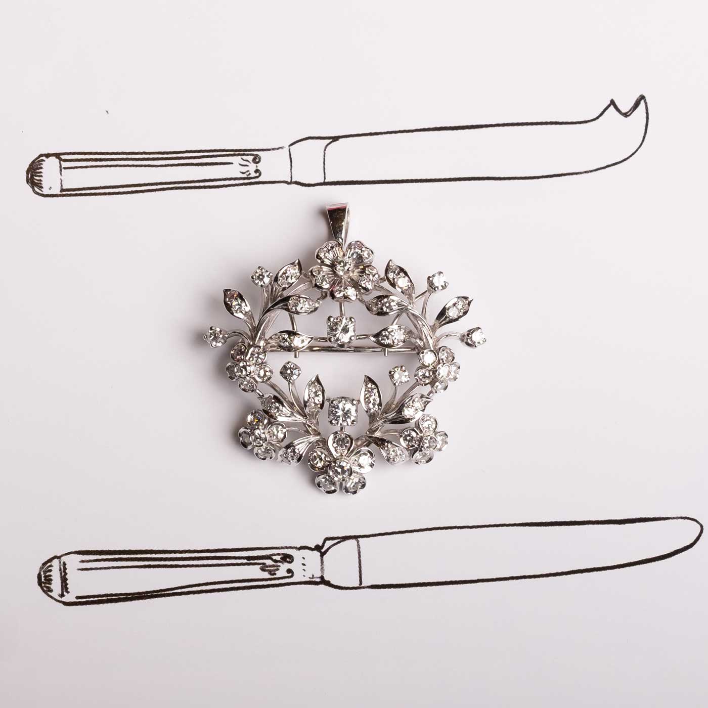 1950s Floral diamonds and gold pendant brooch