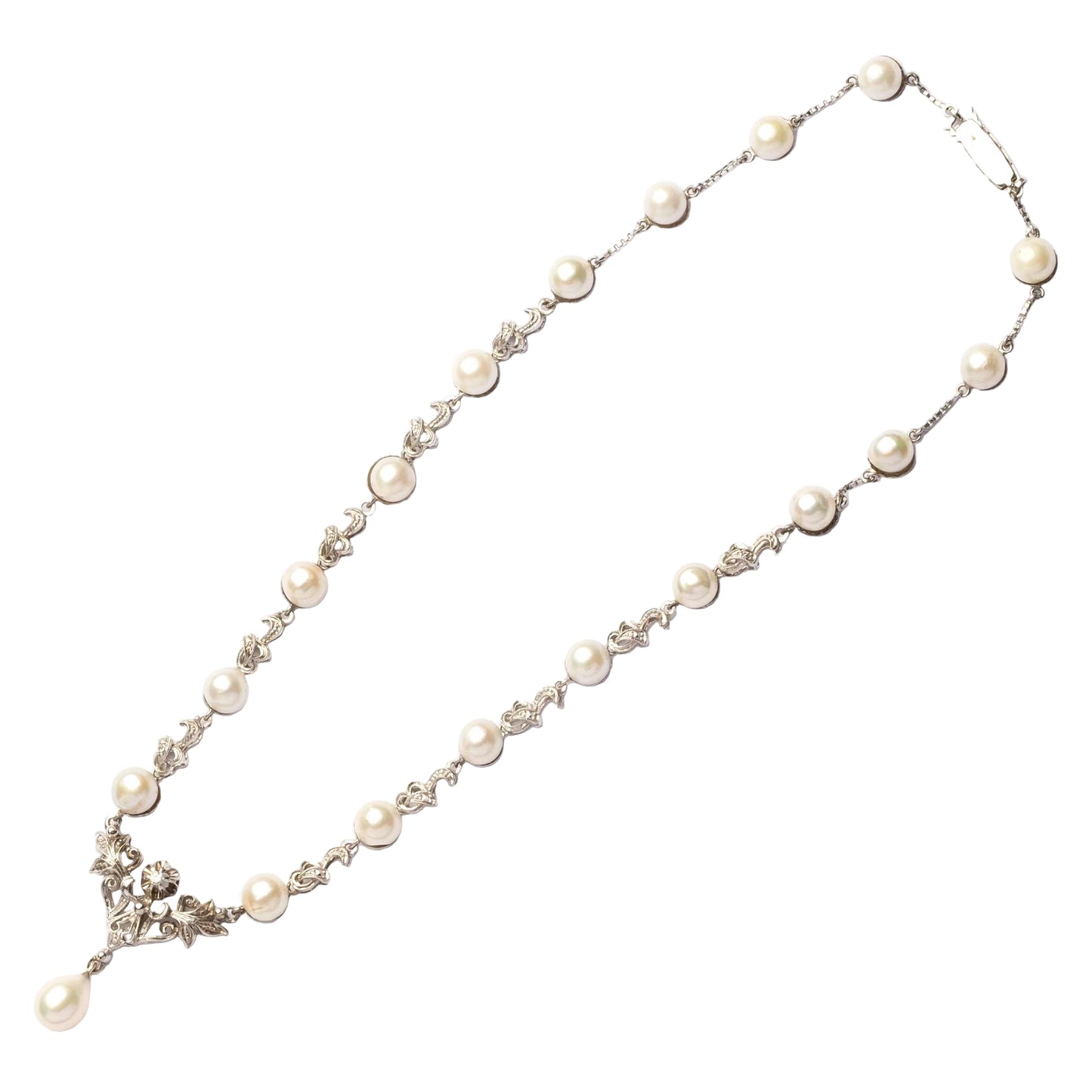 1940s Vintage 18ct White Gold Necklace with Japanese Cultured Pearls and Diamond