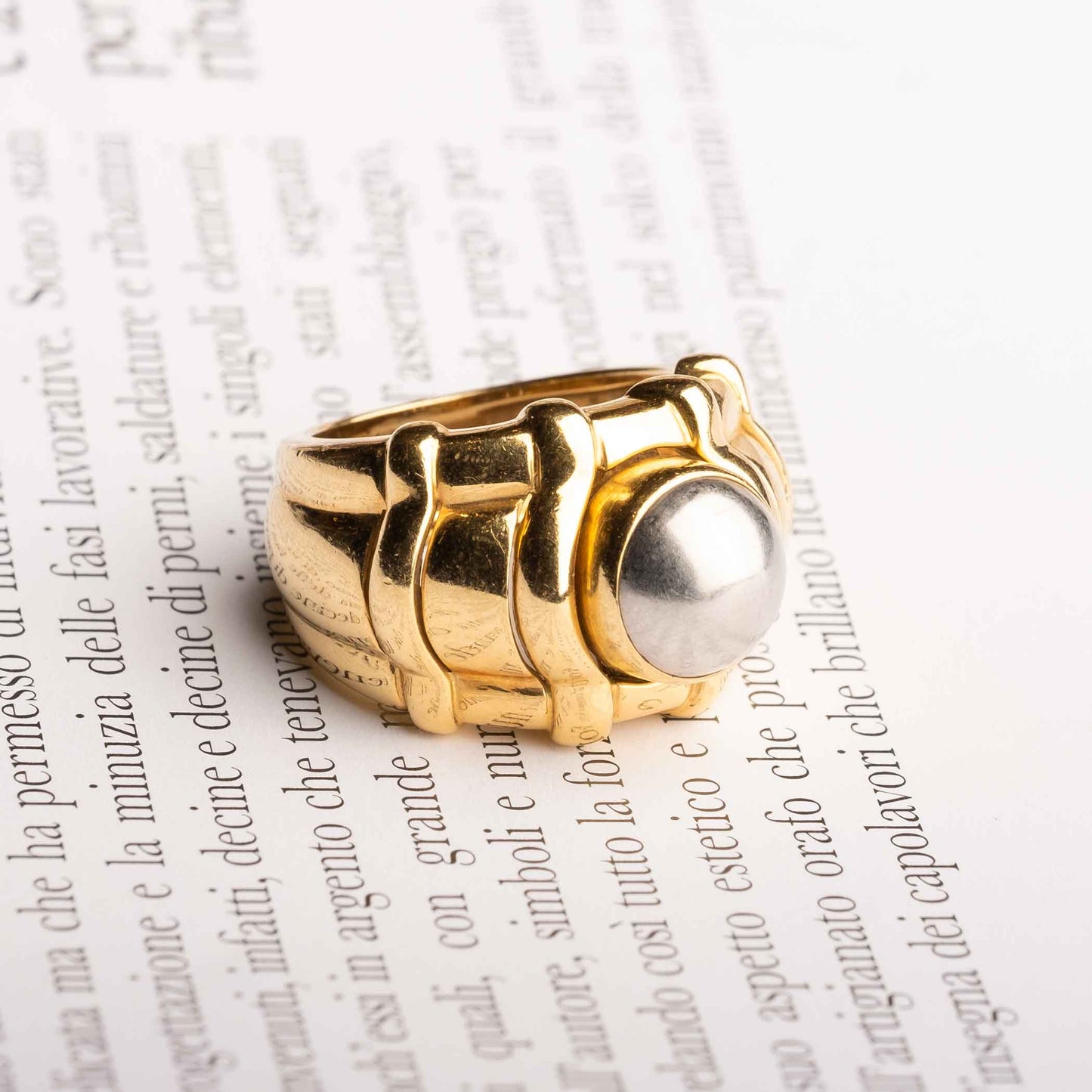 Vintage Piaget Wide Band Ring in 18kt Gold with Hematite – Year 1991