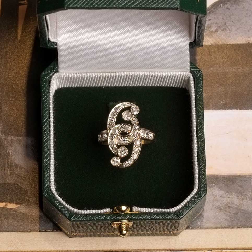 Art Deco Contrarié Ring