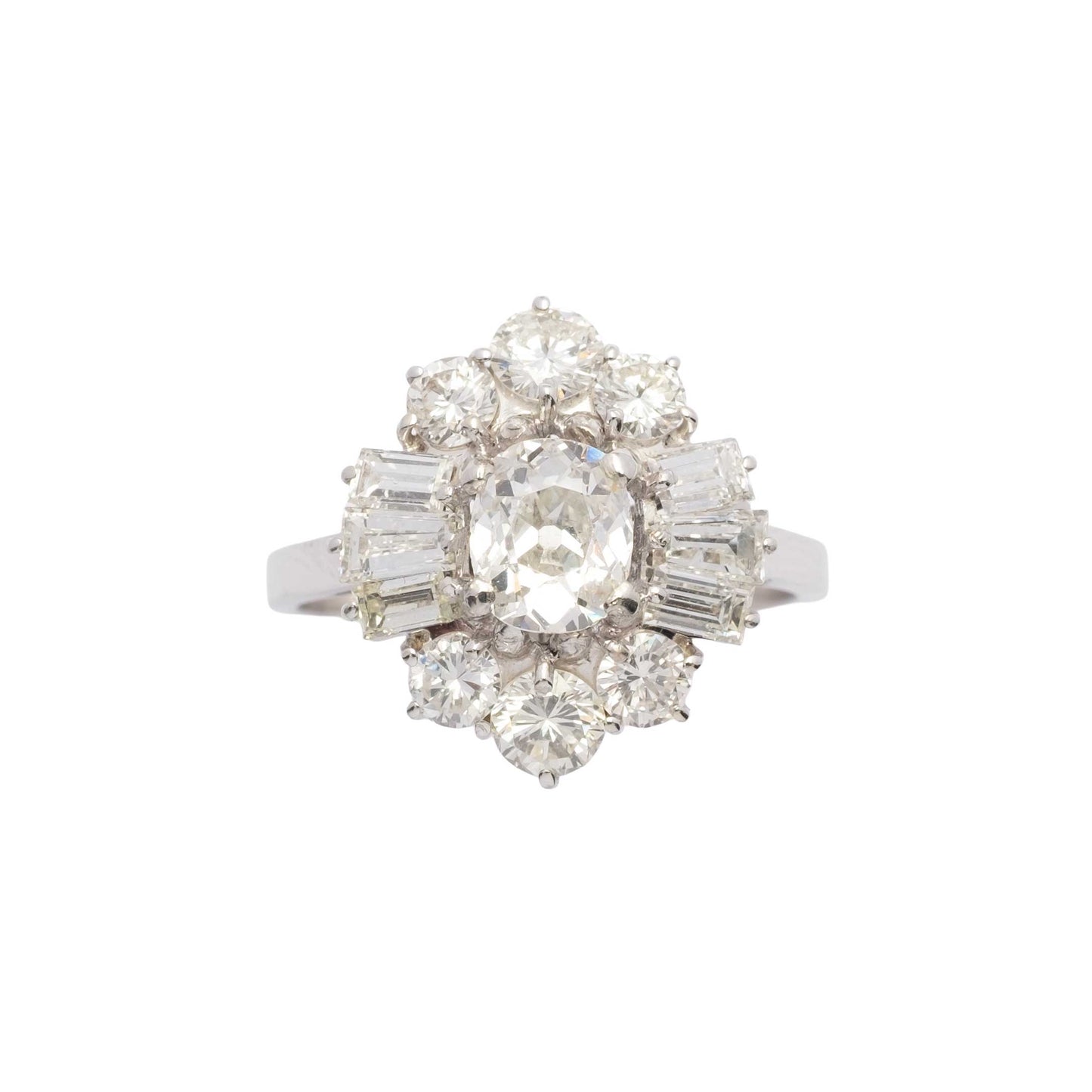 Anello Anni ’60 in Oro Bianco 18ct con Diamanti – Centrale Taglio Cuscino