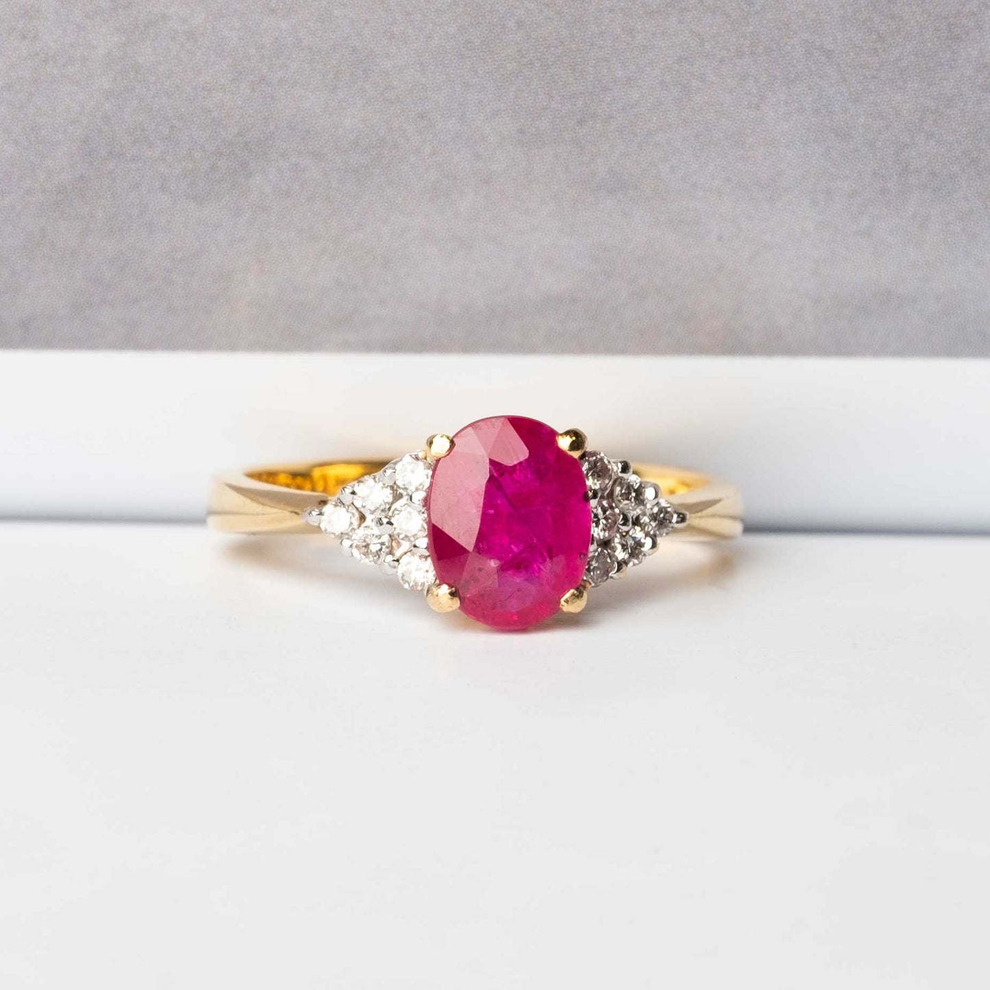 Vintage 18ct Gold Ring with Ruby and Diamonds