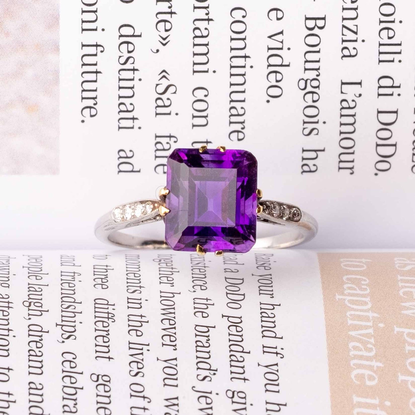 Anello Antico Fine ’800 / Primi ’900 in Oro e Platino con Ametista e Diamanti