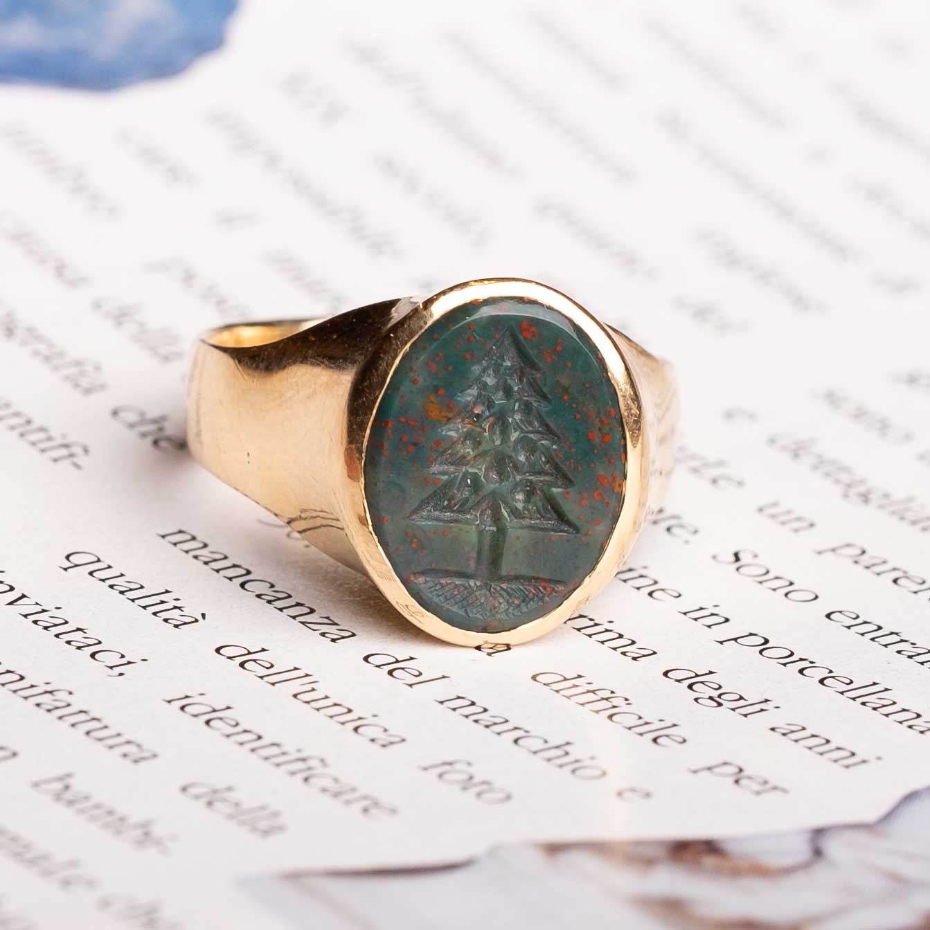 Early 1900s 18ct Gold Signet Ring with Hand-Carved Bloodstone