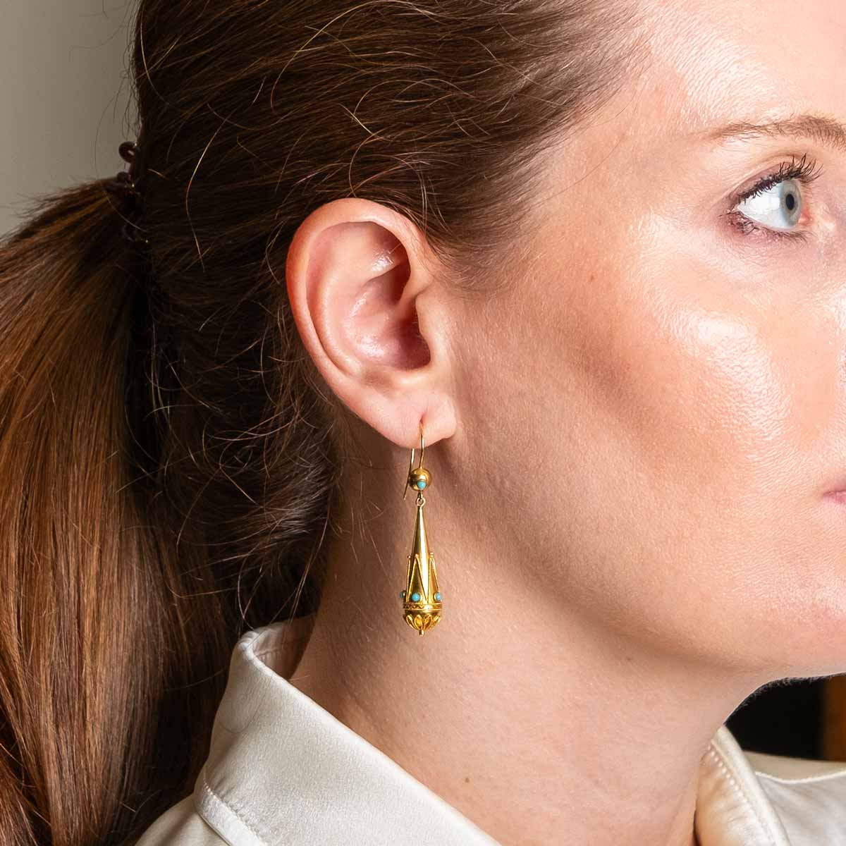 Orecchini Vintage in Oro con Inserti in Pasta di Turchese